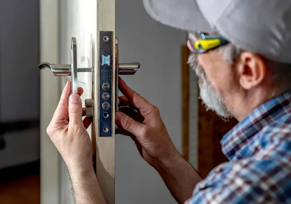 Obróbka drzwi zewnętrznych: Poradnik DIY krok po kroku