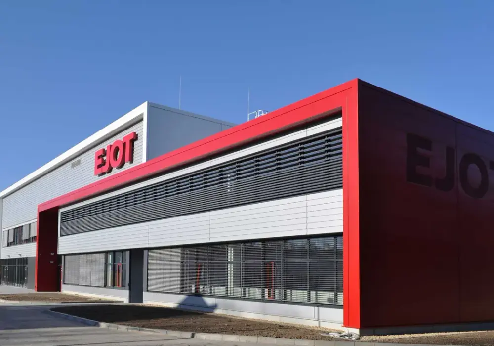 EJOT Polska - praca na produkcji z atrakcyjnymi benefitami pracowniczymi