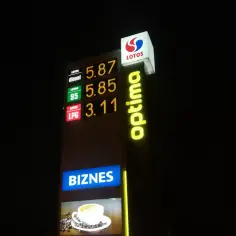 Cena LPG na stacji Lotos: 3.11 zł. Zastanawiasz się, ile kosztuje instalacja gazowa? Sprawdź ceny paliw!