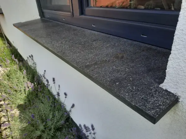 Jak zamontować parapet zewnętrzny? Poradnik krok po kroku