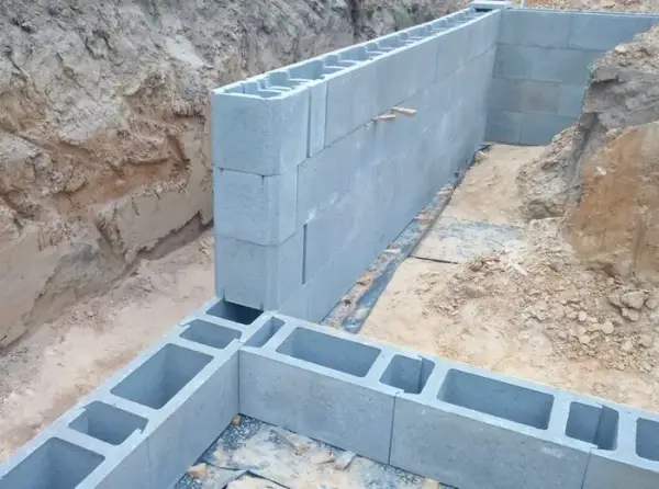 Ile betonu na m² pustaka szalunkowego? Obliczenia i oszczędności bez błędów